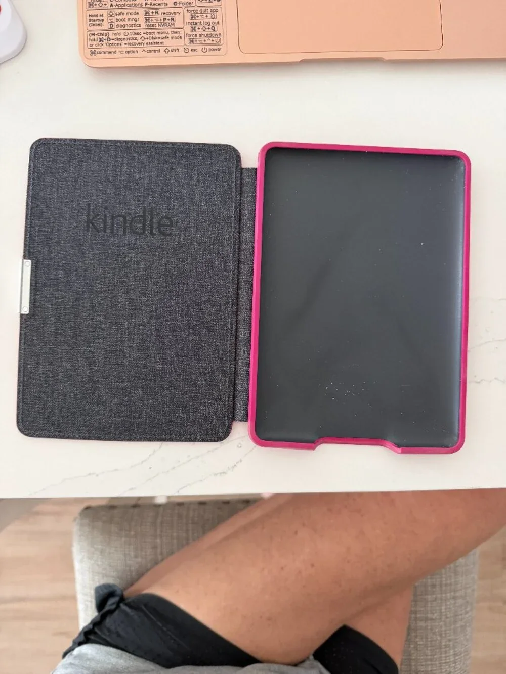 Amazon Kindle Paperwhite Leather Cover in Magenta/Fuchsia